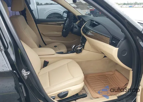 2013 BMW X1 Sdrive28I z USA, uszkodzony, nr VIN WBAVM1C56DVW45426